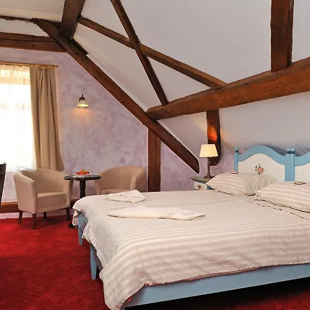 Πανσιόν Lectar 3*